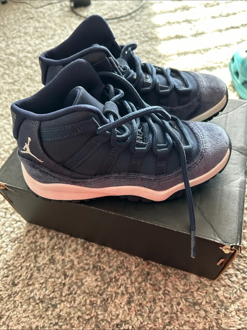 Kids Jordan 11 Retro Navy Velvet High-Top Sneakers
